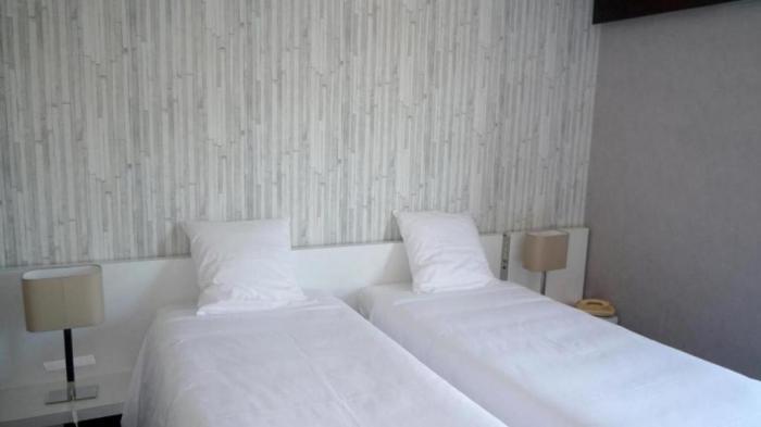 Hyp'Hotel Saint-Marcellin  Bilik gambar